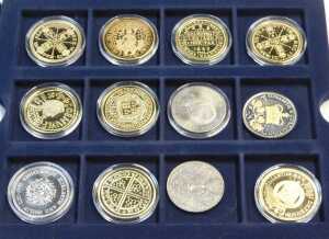 Various Elizabeth II commemorative coins, to include a Cook Islands 2013 dollar, commemorating... - 3