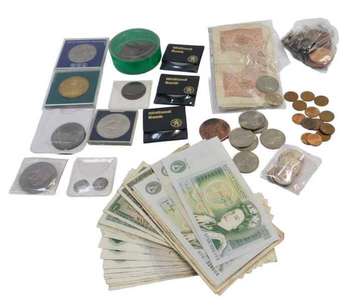 Coinage, to include copper pre decimal, commemorative crowns, a George V 1919 threepence,...