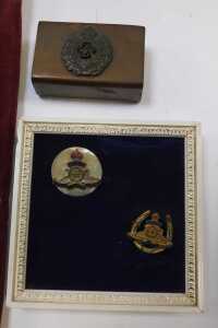 Various cap badges, to include Lincolnshire Regiment, Leicestershire Regiment, Tank Corps,... - 3