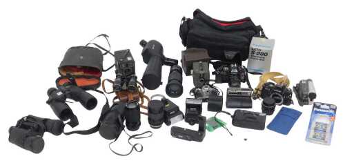 Cameras and optical related items, to include a Kodak Six-20 Brownie C camera, a Comet Bencini...