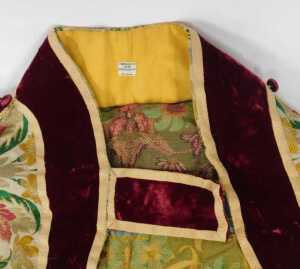 Ecclesiastical interest. A bishop's cope, heavily embroidered with flowers and birds in the... - 2