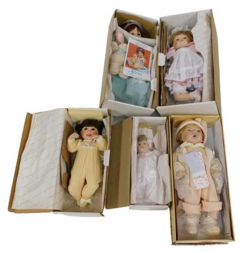 A group of dolls, including Hamilton Collection Sara, Heritage Dolls Jessica, etc., each boxed. (5)