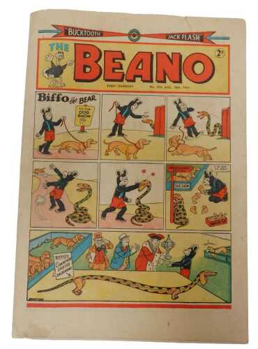 A folder containing a number of Beano comics, including issue No. 474 from 1951, and various...