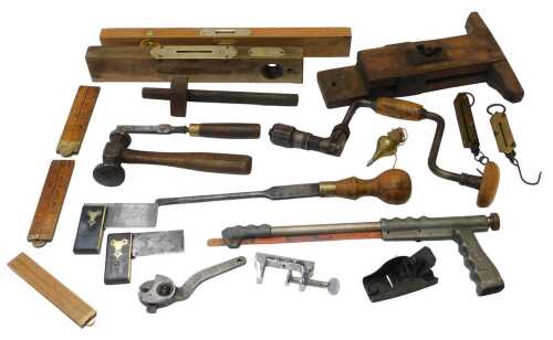 A quantity of woodworking tools, to include an Elliot Lucas Elvicta level, with brass plates,...