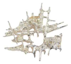 A Juhls of Norway abstract brooch, of textured modernist design, stamped 925S, 6cm wide, 30g,...