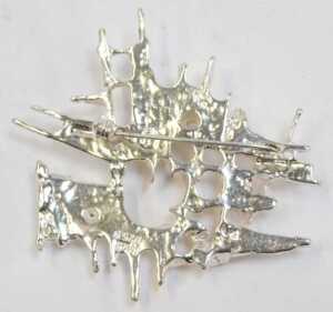 A Juhls of Norway abstract brooch, of textured modernist design, stamped 925S, 6cm wide, 30g,... - 3