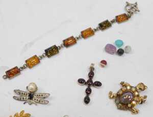 A group of Gems TV and Gem Collector jewellery, to include bracelets, brooches and earrings,... - 5