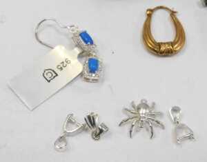 A group of Gems TV and The Gem Company jewellery, to include pendants and brooches, imitation... - 2