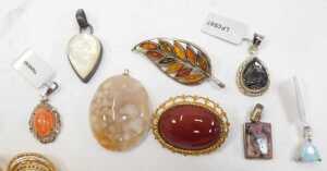 A group of Gems TV and The Gem Company jewellery, to include pendants and brooches, imitation... - 4