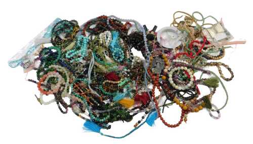 Various natural stone bracelets and necklaces, including jade, agate, amethyst, and others. (1...