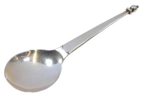 A George V silver spoon, with seal top terminal, London 1911, 0.72oz.