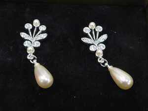 A group of costume jewellery, to include some from St James's Palace London Royal Collection... - 5