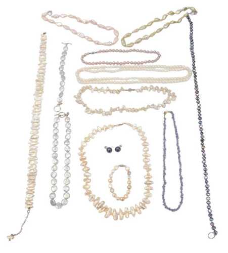 Various freshwater pearl jewellery, comprising Claudia Bradby pearl necklace and bracelet sets,...
