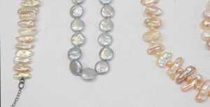 Various freshwater pearl jewellery, comprising Claudia Bradby pearl necklace and bracelet sets,... - 2