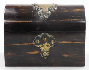 A Victorian coromandel domed tea caddy, with a brass escutcheon and plate to lid, with a vacant... - 2