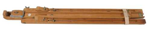 A Winsor & Newton Limited beech wood artist's easel, 91cm high.