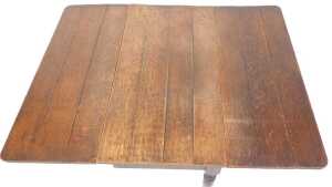 A late Georgian oak drop leaf dining table, raised on turned legs, 71cm high, 106.5cm wide,... - 3