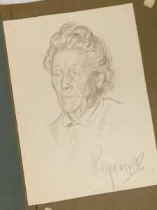 Leon Rogers (mid 20thC). Head and shoulders portraits of ladies, pair of pastels, signed, dated... - 6