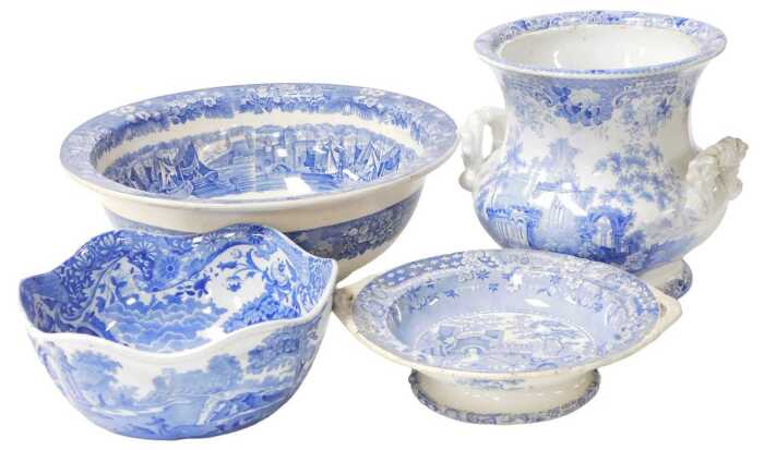 An early 19thC Ridgewood blue and white Verona pattern urn, of campana form, printed mark, 25cm...