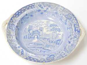 An early 19thC Ridgewood blue and white Verona pattern urn, of campana form, printed mark, 25cm... - 5