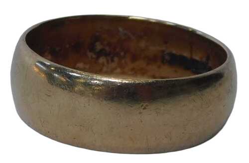 A 9ct gold wedding band, of plain design, 7mm width, London 1989, size T&frac12;, 6.1g.
