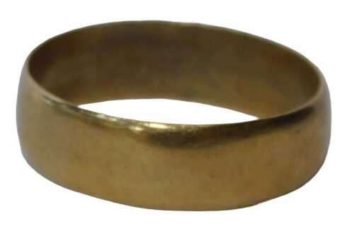 A 22ct gold wedding band, of plain design, 5mm width, Birmingham 1966, size O &frac12;, 4.4g.