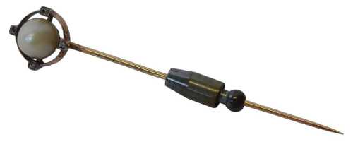 A 20thC stick pin, centred by a cultured pearl and set with four tiny diamond chips, in yellow...