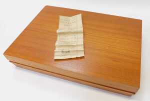 A silver-plated Kings pattern canteen of cutlery, for eight place settings, contained in an oak... - 3