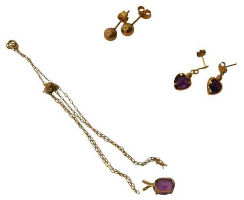 A group of 9ct gold and other jewellery, comprising a 9ct gold and amethyst pendant, 1cm high, a...