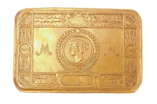 A World War I Princess Mary 1914 brass Christmas tin, 13cm wide.