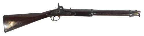A Victorian Enfield percussion carbine, with a walnut stock and ramrod, 94cm long.