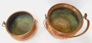 An Art Nouveau copper planter, with a bulbous body and outswept neck, embossed and chased with... - 2