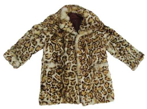 A fox fur short jacket, dyed in animal print, underarm measurement 48cm.