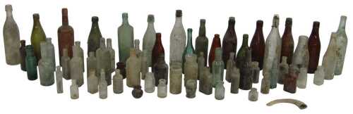Glass bottles, to include Payne and Co Ltd St Neots, Northants and Leicestershire Clubs...
