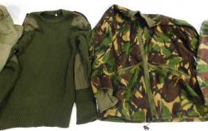 Army clothing, to include a khaki green jumper size XL, camouflage fleece, camouflage jacket... - 3