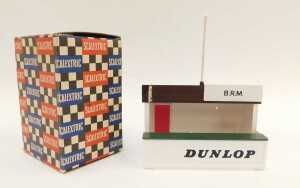 A Scalextric A202, BRM racing pit with Dunlop advert, six safety fences with advertising... - 3