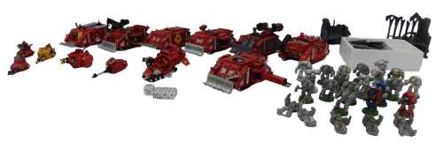 Warhammer 40,000 miniatures, including Blood Angels Tanks, Chaos Space Marines, Space Marines,...