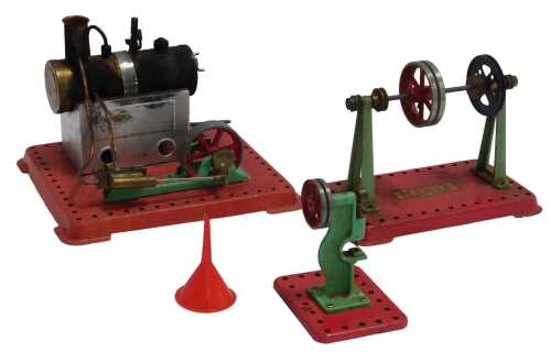 A Mamod steam engine SE1, together with accessories including a Mamod line shaft, and a Mamod...