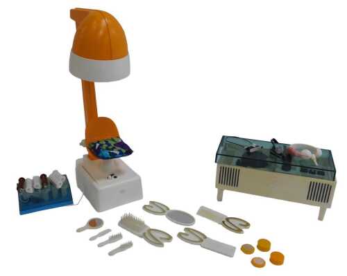 Pedigree Sindy accessories, including Sindy hood dryer, Sindy curlers, a Sindy hi-fi and records,...