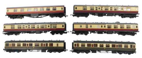 Hornby and Bachmann OO gauge coaches, including Bachmann GWR first and third corridor coach,...