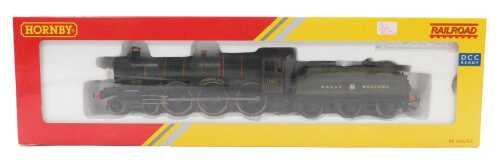 A Hornby OO gauge Class 4900 locomotive Adderley Hall, 4-6-0, 4901, GWR lined green, R3170.