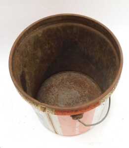 An Agri Castrol one quart oil jug, and an Agri Castrol grease tin. (2) - 6