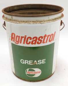 An Agri Castrol one quart oil jug, and an Agri Castrol grease tin. (2) - 8
