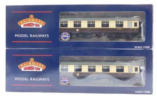 Bachmann Branchline OO gauge coaches, comprising two 39-154A BR MkI corridor First FKWR,...