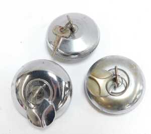 A Morris hood badge, three petrol caps, and a Daimler near side cap. (5) - 2