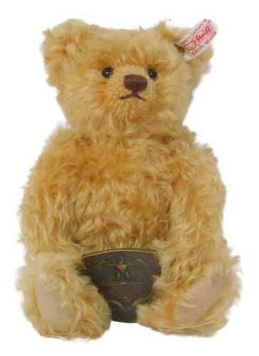 A Steiff Exhibition Bear 2004, blonde mohair, 20cm high, exclusive to the UK and Ireland,...