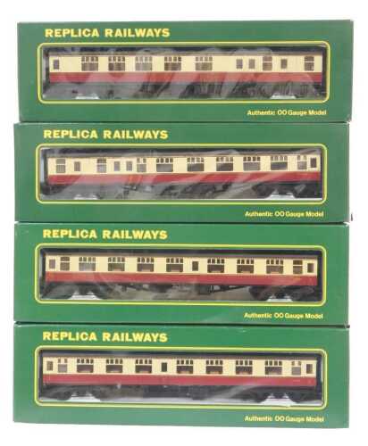 Replica Railways OO gauge coaches, including 12137 Mk1 FO BR crimson and cream (x2), and 12147...