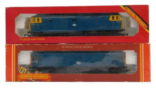 A Hornby OO gauge Class 35 Hymek diesel locomotive, D7063, BR blue, R758, and a BR Class 25...