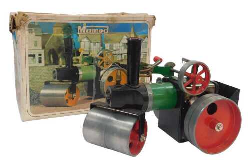 A Mamod SR1A steam roller, boxed.