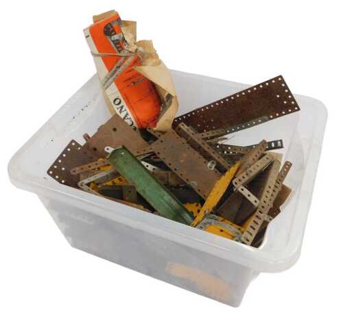 Various Meccano, including motors, wheels, instructions, etc. (1 box)